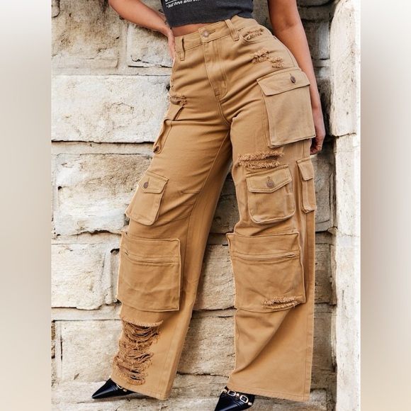 Fashion Nova Women’s High Rise Distressed Cargo Jeans - Picture 6 of 8